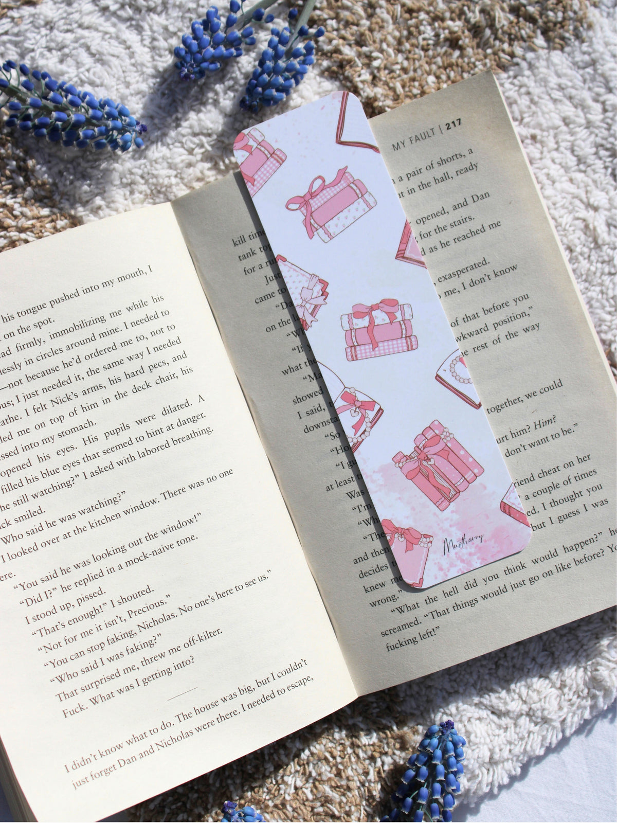 Bookmark "Rosy Reads"