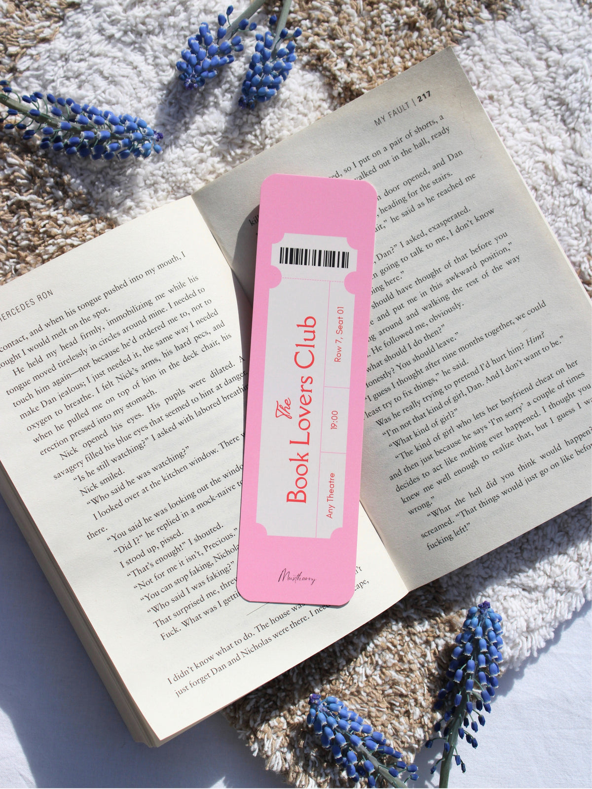 Bookmark "Book Club Pass"
